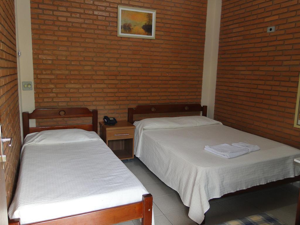 Hotel Pousada Vale Do Sol Em Pompéia 객실 사진